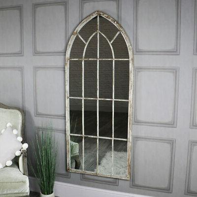 grande grigio rustico curvo ad arco finestra