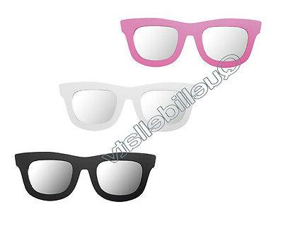 specchio a muro a forma di occhiali