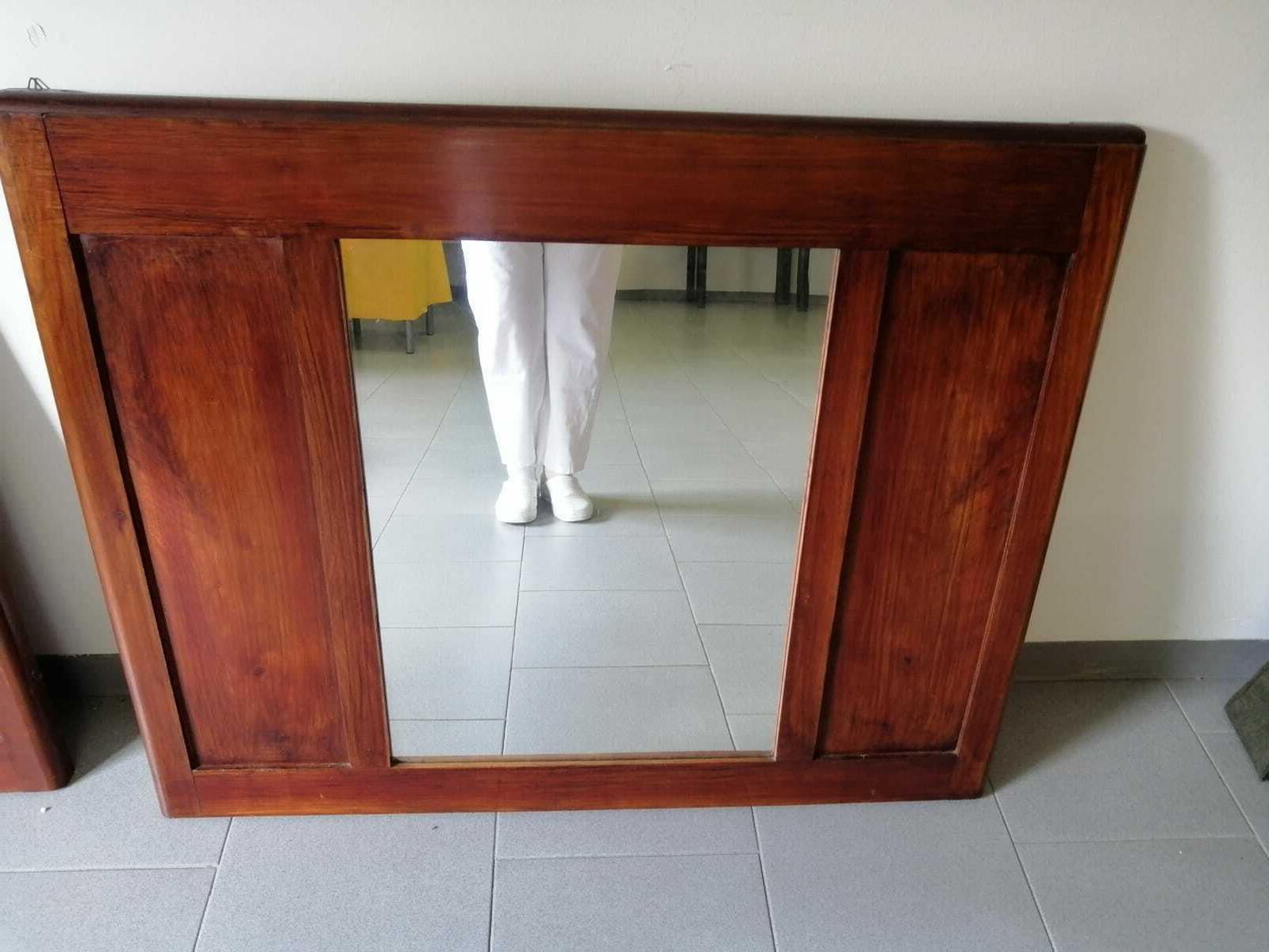 specchio di legno massiccio