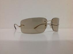 O Oro Luminoso Donna Elegante