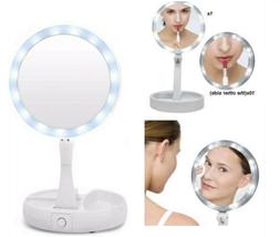 O Doppio Cosmetico Illuminato A Led Ingrandimento Zoom 10 X 