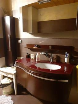 vendesi arredo bagno completo in ottime condizioni
